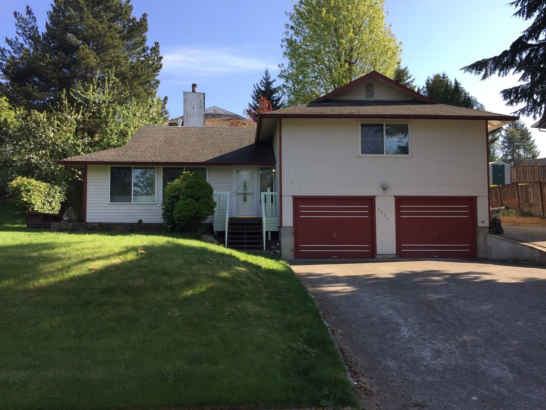 Front - 4521 S 262nd St