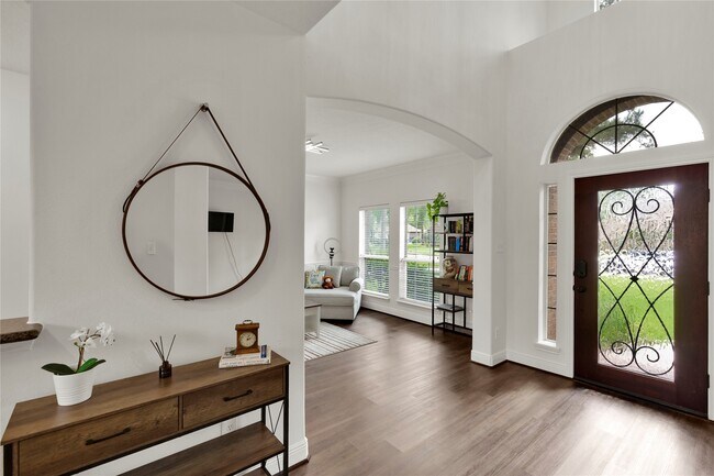 Foto del edificio - 24823 Haverford Rd