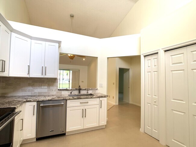Foto del edificio - 10459 Lake Vista Cir