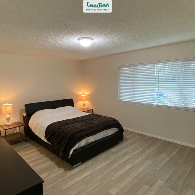 Building Photo - 111 W Avenida De Las Flores