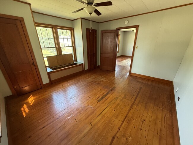 Foto del edificio - 347 S Cedar St