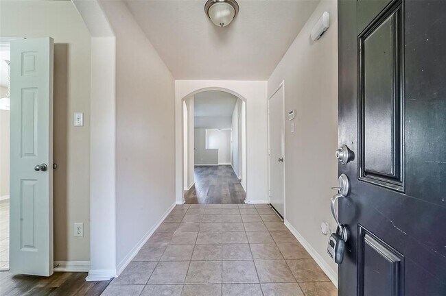 Foto del edificio - 4714 Lake Rim Drive