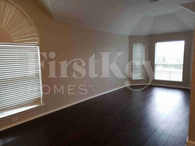 Foto del edificio - 707 Geary Dr