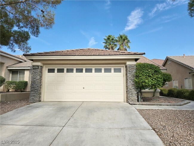 Foto del edificio - 1825 Lyell Canyon Ln