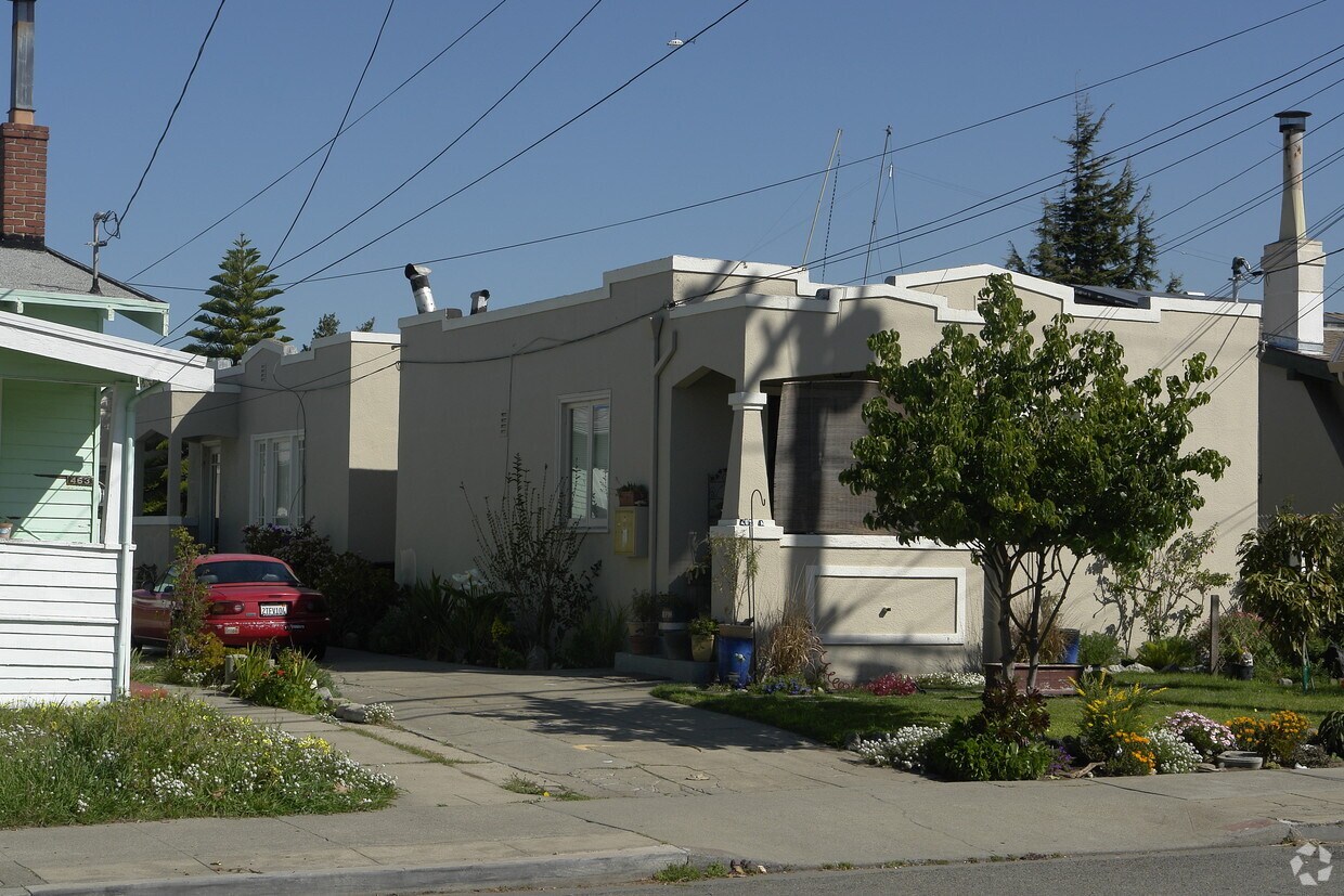 Building Photo - 465 Central Ave