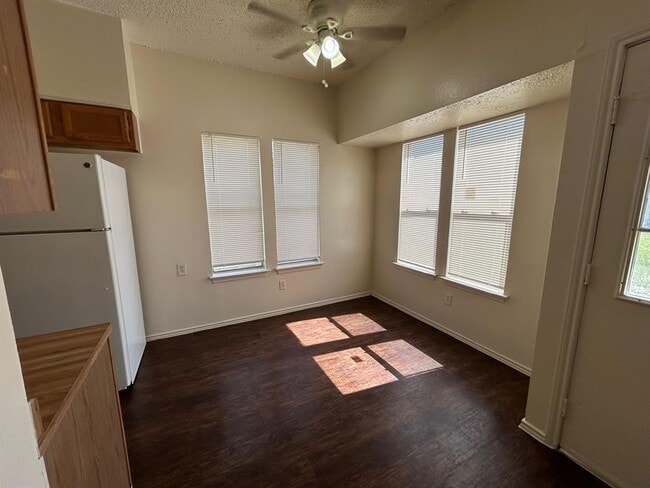 Building Photo - 1113 York Castle Dr