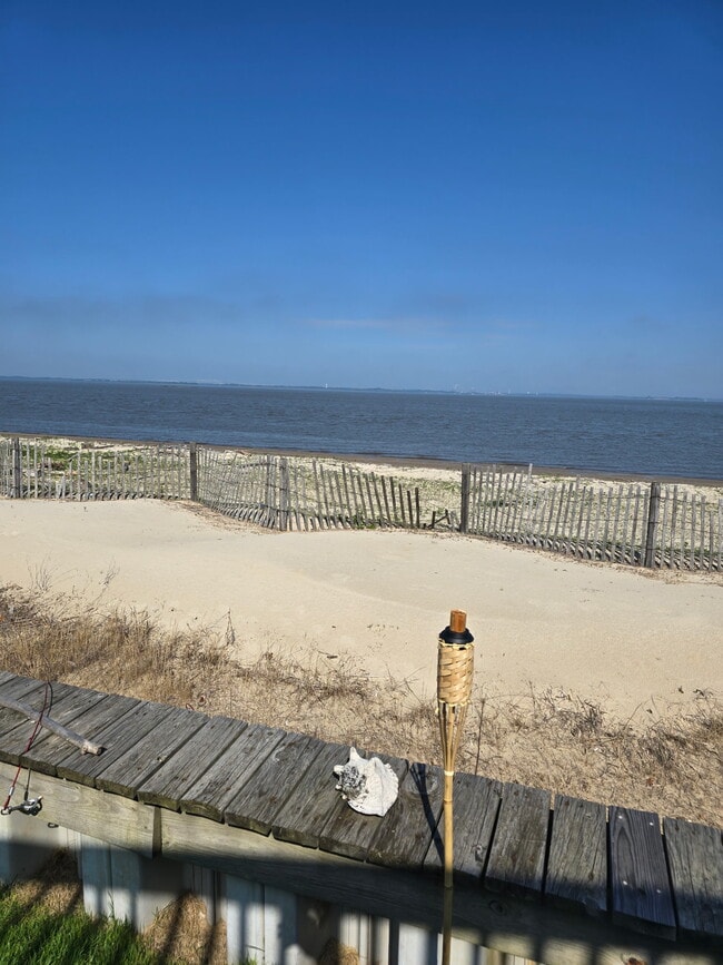 Building Photo - 18 Slape Ave