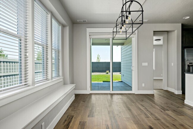 Foto del edificio - 6128 N Vicenza Ln