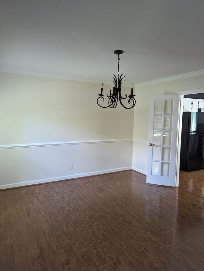 Building Photo - 249 River Oak Dr