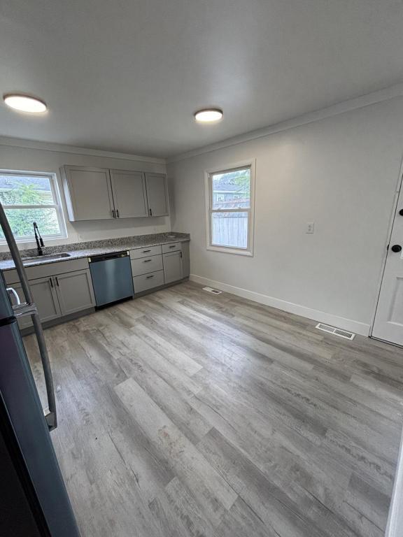 Building Photo - 4228 Thompson Dr