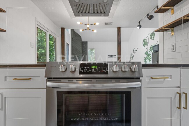 Foto del edificio - 2739 Knollwood Dr