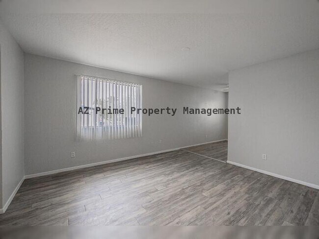 Building Photo - 2537 W GEORGIA AVE UNIT 4, PHOENIX AZ