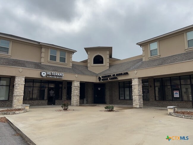 Foto del edificio - 2710 S Clear Creek Rd