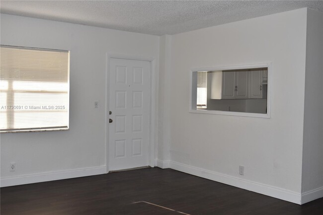Foto del edificio - 4160 NW 21st St