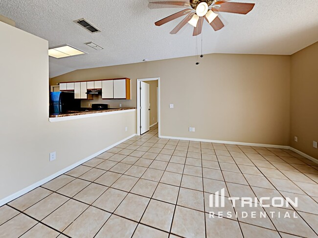 Foto del edificio - 1166 Tyler Lake Cir