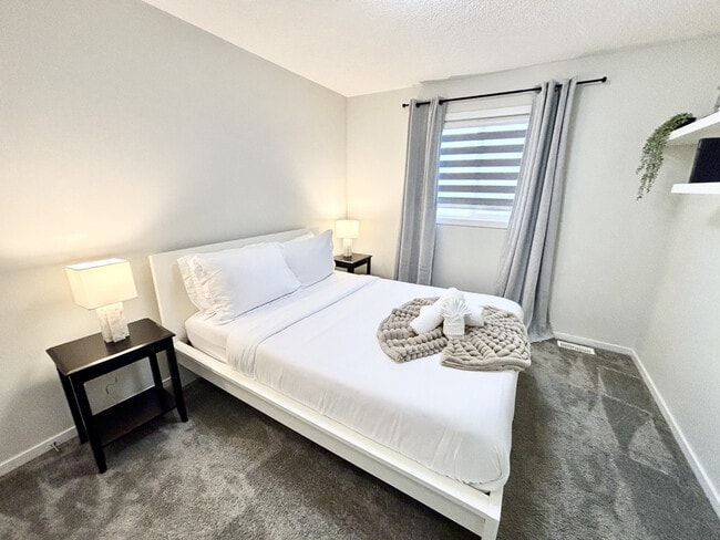 Photo du bâtiment - 20548-20100 100 Ave NW