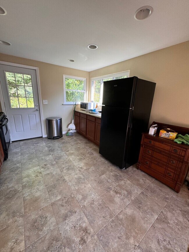Foto del edificio - 3 Bedroom Home available in Penn Hills