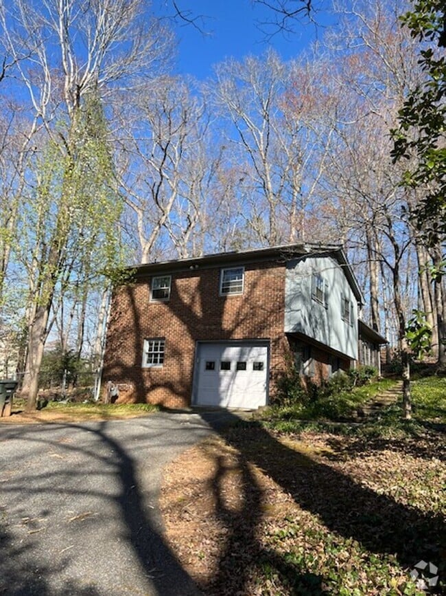 Building Photo - 111 Keller St