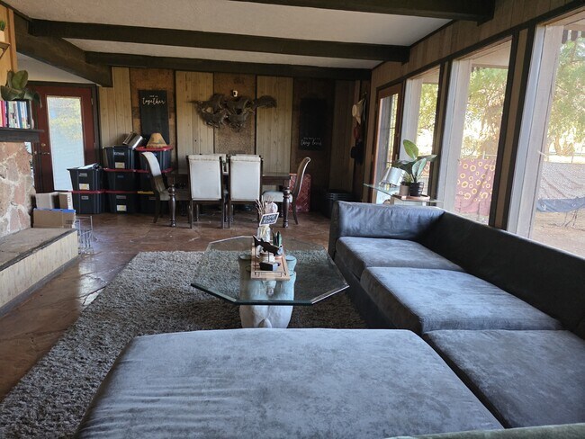 Foto del edificio - 5040 Wilson Hill Rd