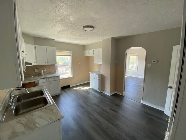 Building Photo - 7224 Albright Ave