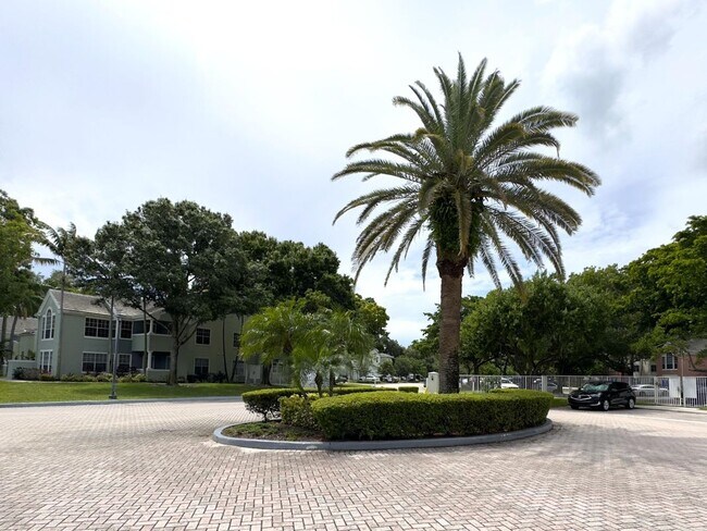 Building Photo - 1101 Crystal Way