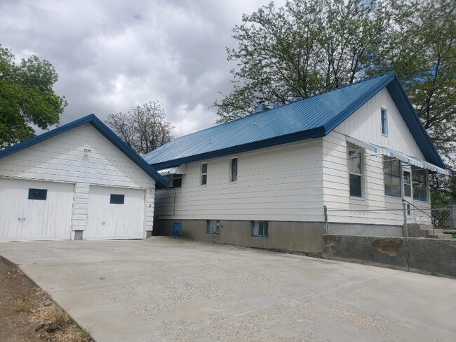 Building Photo - 375 Pavilion St