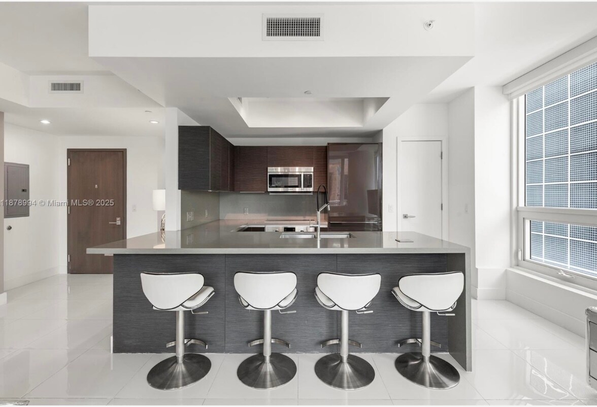 Foto principal - 139 NE 32nd St