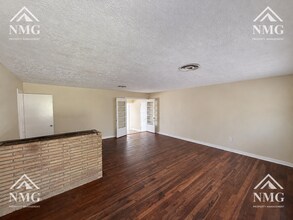 Building Photo - 215 Wildwood Ter