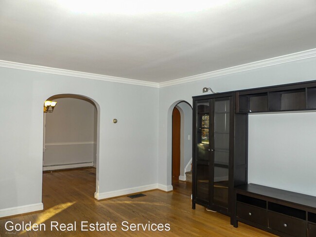 Building Photo - 3 br, 2.5 bath House - 903 Crestview Dr