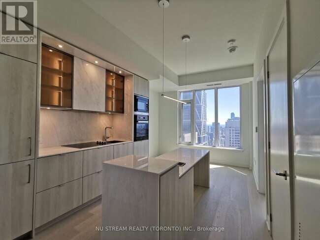 Photo du bâtiment - 11-4711 Yorkville Ave