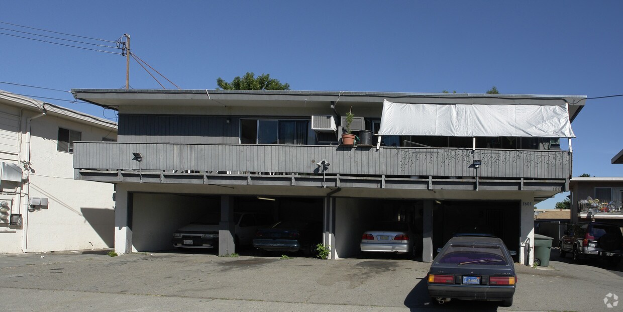 Primary Photo - 1601 Frisbie Ct