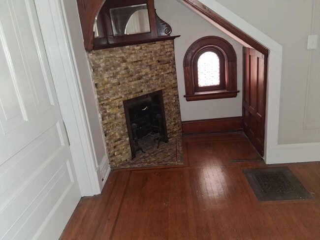 Building Photo - 415 Belgravia Ct