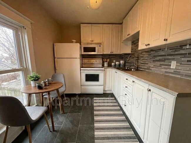 Building Photo - 78 Merritt St