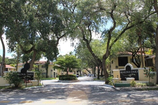 Split plan spacious 2bed/2batj - Split plan spacious 2bed/2batj Apartment