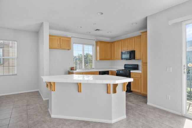 Kitchen - 26041 Iris Ave