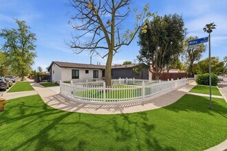 Building Photo - 6722-6724 Hesperia Ave