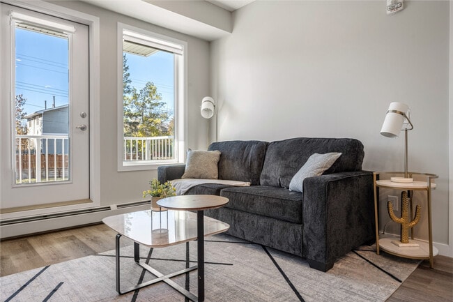 Building Photo - 1605-1617 17 St SE