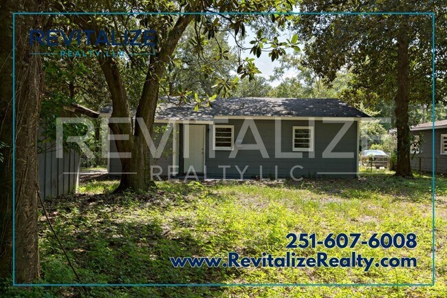 Foto del edificio - Newly Renovated 3 bedroom / 1 bathroom Rea...