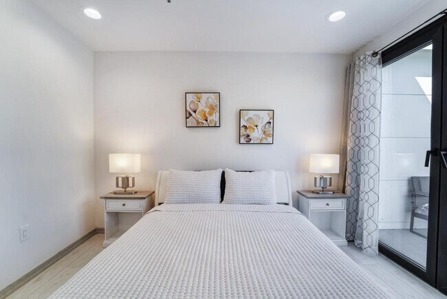 Foto del edificio - 1409 E M. Franklin Ave