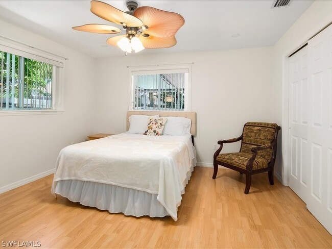 Foto del edificio - 759 106th Ave N