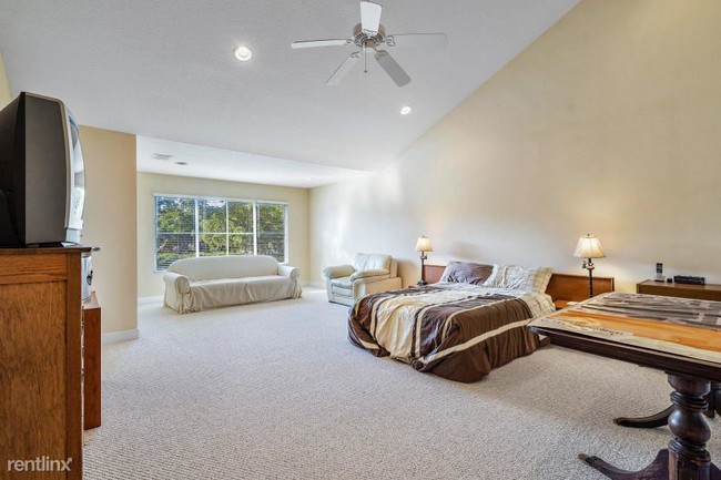 Building Photo - 3 br, 2.5 bath Condo - 168 Las Brisas Cir
