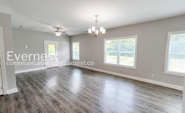 Foto del edificio - 5347 Roosevelt Rd