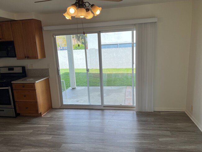 Large Dining Area - 4861 Hilo Cir