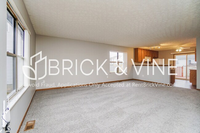 Building Photo - 560 Candleglow Road
