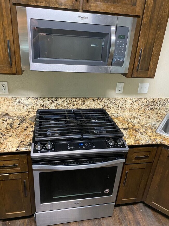 Foto del edificio - 2336 W Packwood Dr