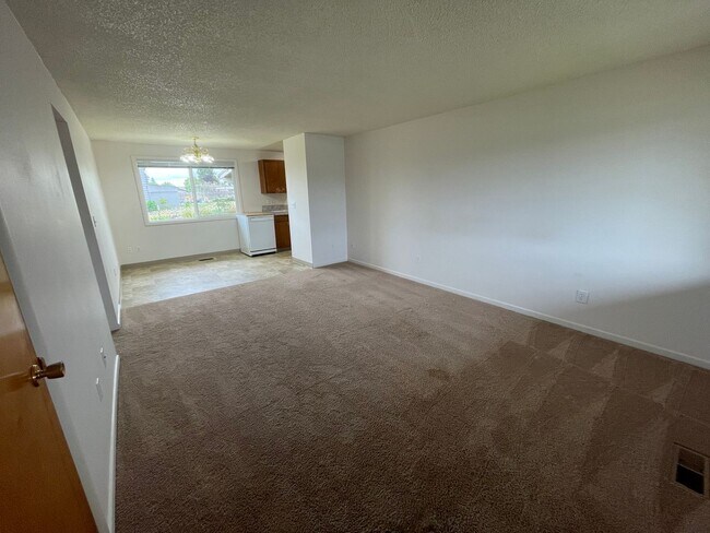 Foto del edificio - Great Pet Friendly Two Bedroom Duplex in Lebanon!