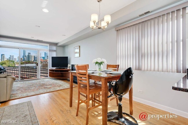 Building Photo - 426 N Ada St