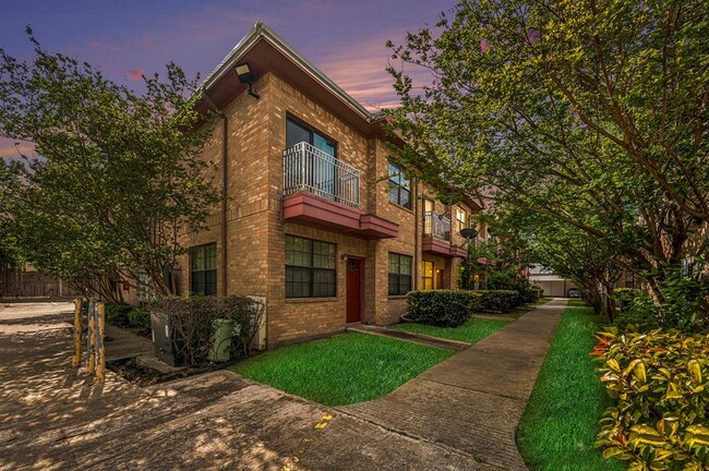 Foto del edificio - 9400 Bellaire Blvd