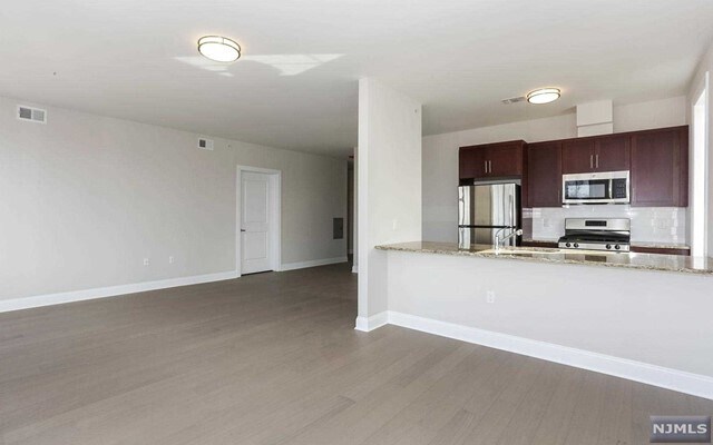 Building Photo - 555 10th St