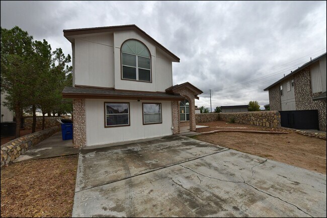 Building Photo - Coming Soon!